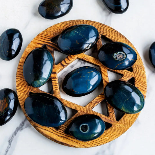 Wholesale high quality natural blue tiger eye palm stone